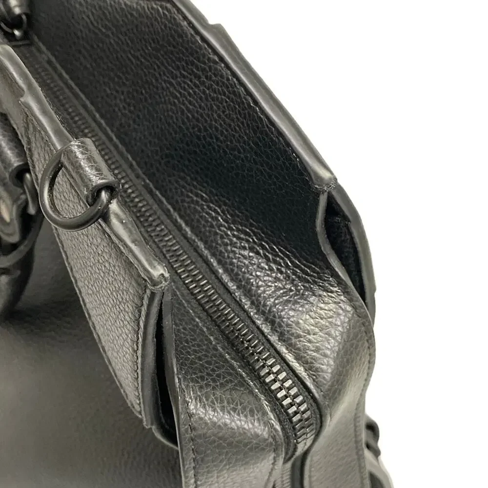 Balenciaga neoclassic city